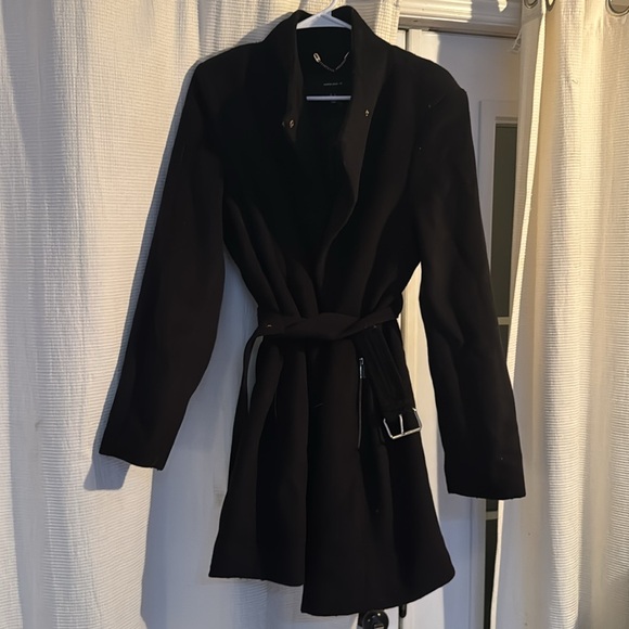 Beautiful coat - Picture 3 of 3